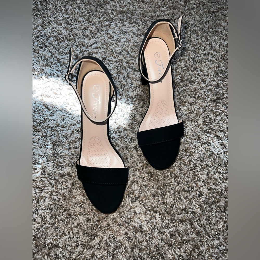 Simple Platform Open Toed High Heels With Toe Str… - image 3